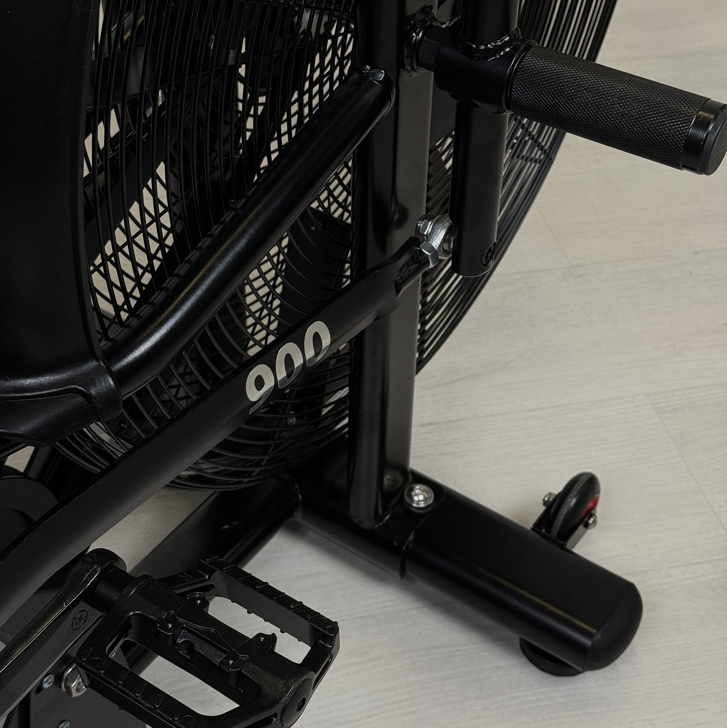 Велотренажер UNIX Fit  техно-аэробайк / Techno AirBike 900