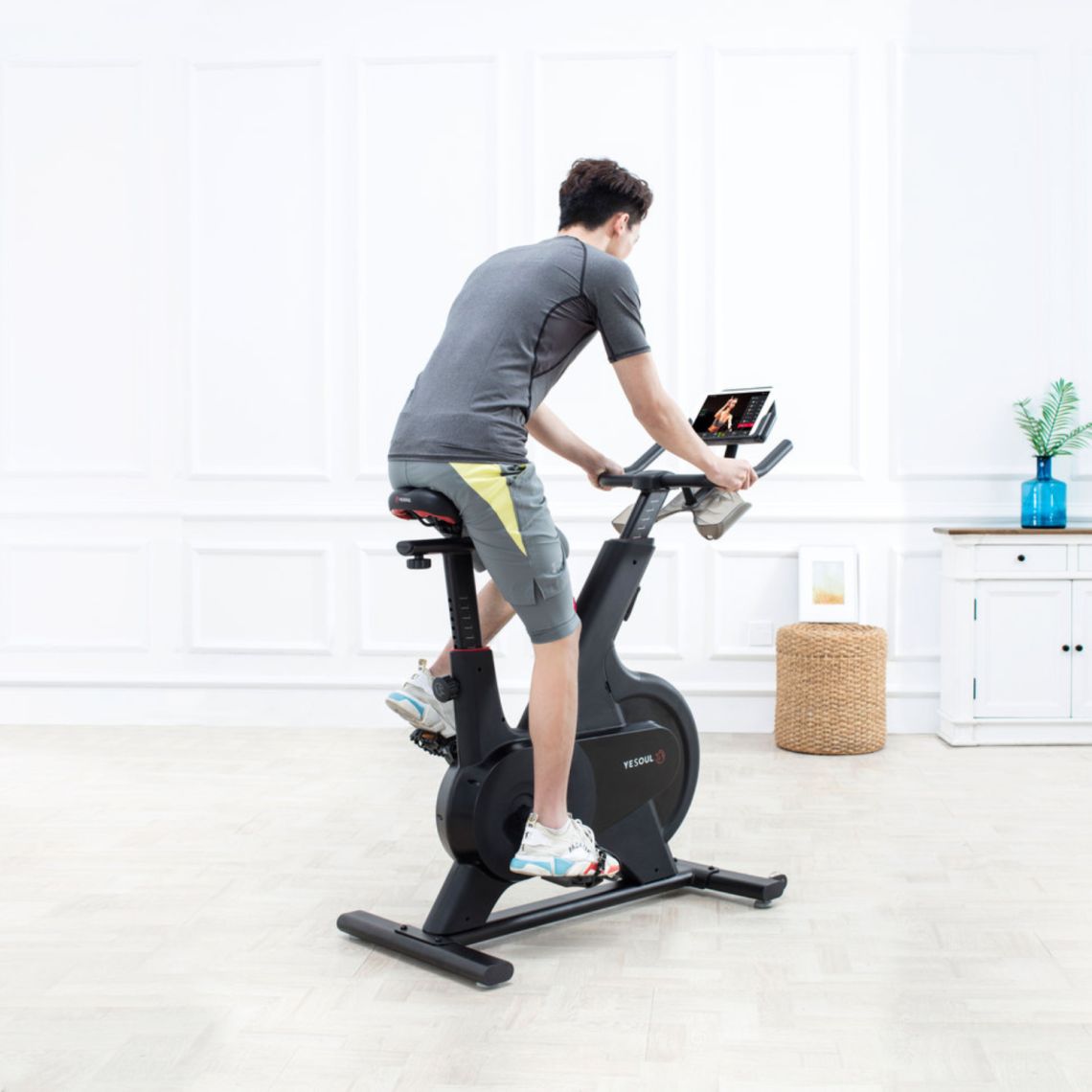 Велотренажер Yesoul Smart M1 BLACK — купить в Actus Sport